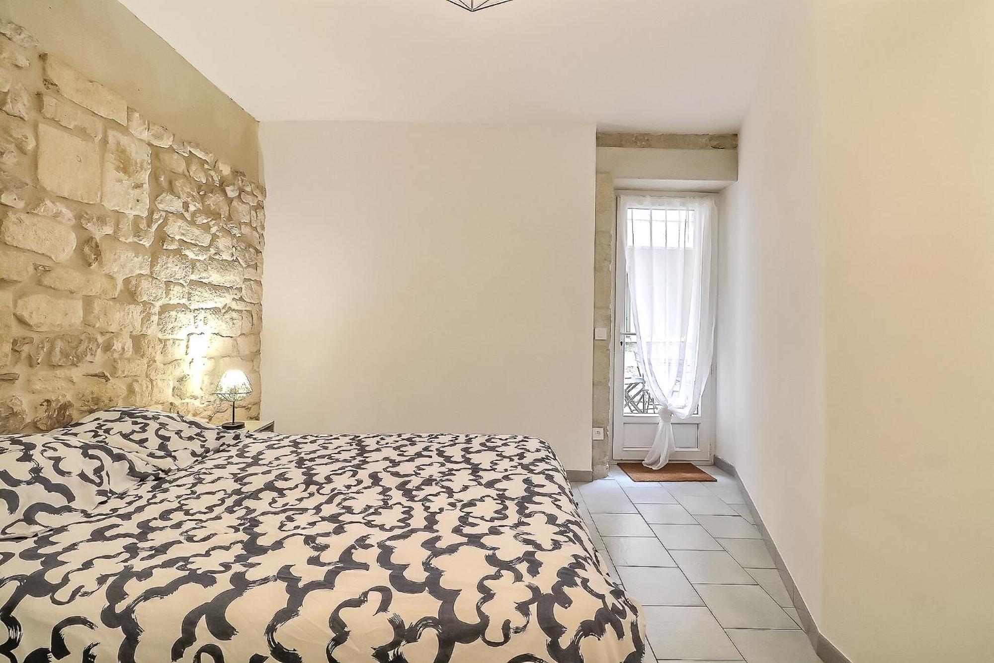 Apartment Hyper Centre Terrasse Wifi La Pierre D'histoire Beaucaire (Gard)