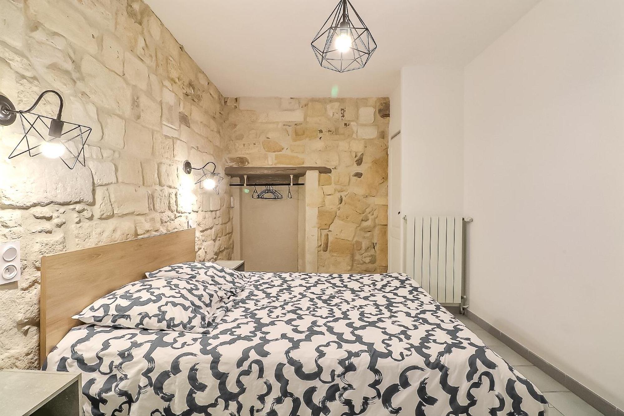 Apartment Hyper Centre Terrasse Wifi La Pierre D'histoire Beaucaire (Gard)